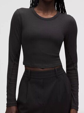 Size 6 Lululemon Hold Tight Straight-Hem Cropped Long-Sleeve Shirt